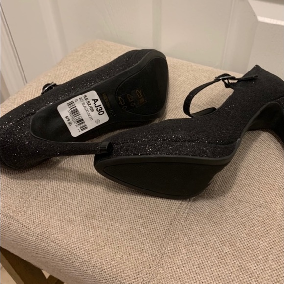 Le Chateau dress shoes brand new. - Picture 4 of 4